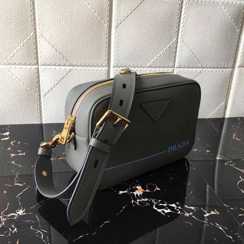 1BH093 Prada普拉達(dá) 進(jìn)口牛皮 簡約 普拉達(dá)單肩包 灰色