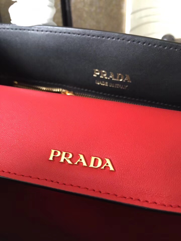 1BA049 Prada女士單肩包 牛皮 名媛范 風琴手提包 黑配紅