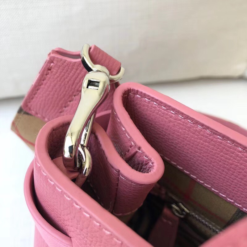 40800741 巴寶莉 The Banner系列 小號(hào) 皮革拼Vintage格紋 班納手袋 桃粉色