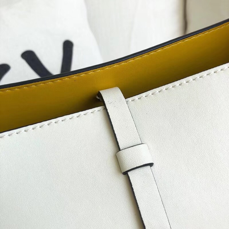 40732811 巴寶莉新款子母包 The Bucket 小號 皮革水桶 白色