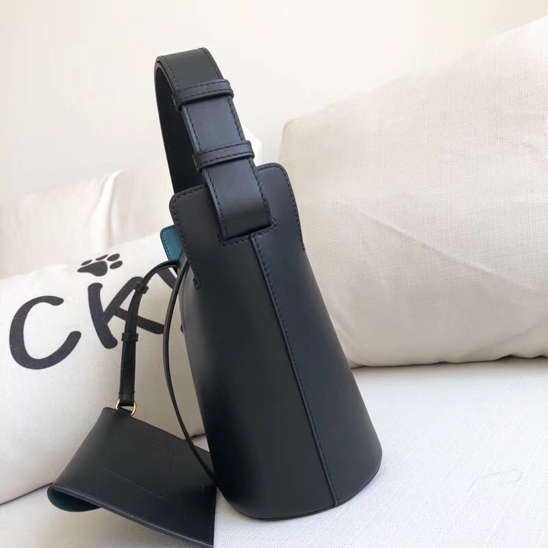 40732811 巴寶莉新款子母包 The Bucket 小號 皮革水桶 黑色