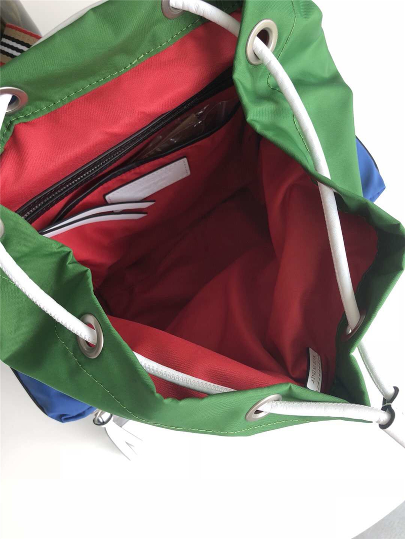 40765121 Burberry 中號 The Rucksack 拼色尼龍皮革 軍旅背包 藍綠色