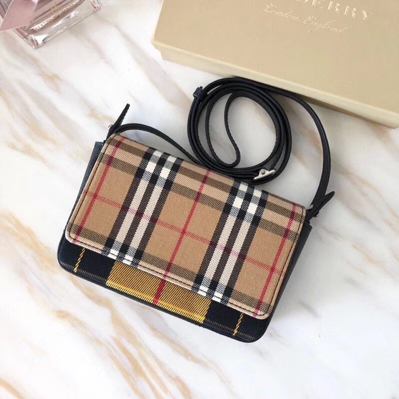 40767831 Burberry Vintage 格紋 拼皮革 錢夾背包 古典黃色