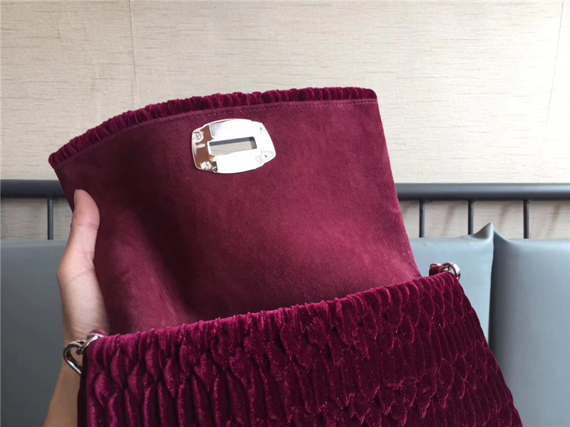 5BD233 MIUMIU繆繆 專柜新款 天鵝絨 仿水晶鉆石 鏈條包 棗紅