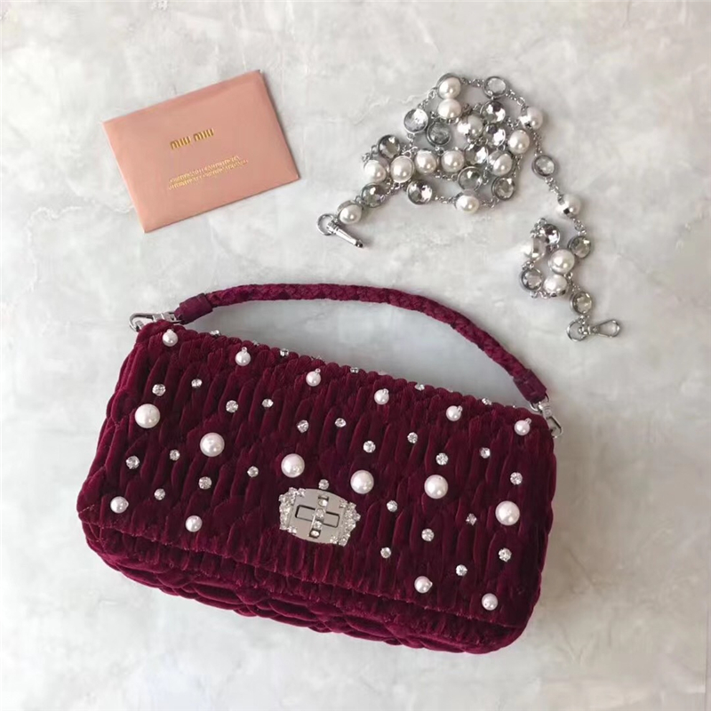5BD417 MIUMIU繆繆 專柜新款 天鵝絨 珍珠水鉆 鏈條包 紫紅色