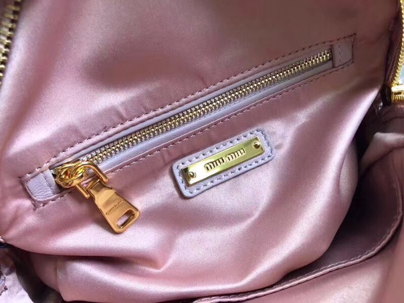 5BZ015 MIUMIU繆繆 專柜新款 提花凸紋羊皮 小號雙肩包 粉色