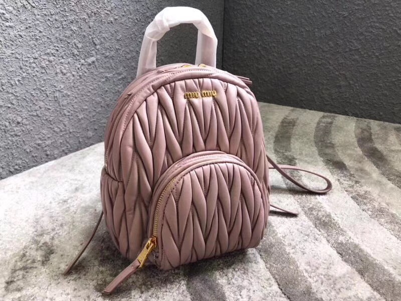 5BZ015 MIUMIU繆繆 專柜新款 提花凸紋羊皮 小號雙肩包 粉色