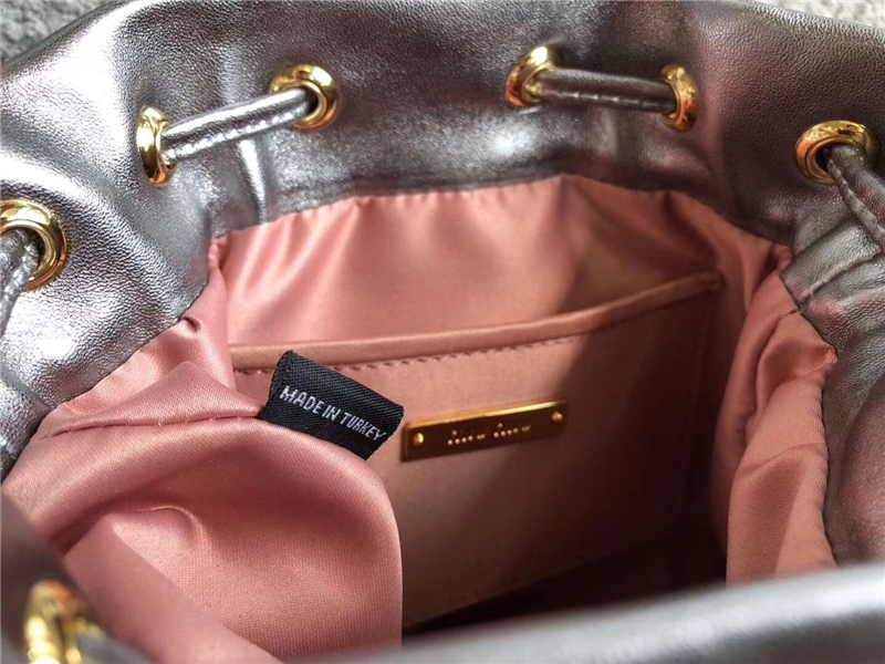 5BE014 MIUMIU繆繆 專(zhuān)柜新款 BUCKET BAG 羊皮褶皺 桶形包 槍色