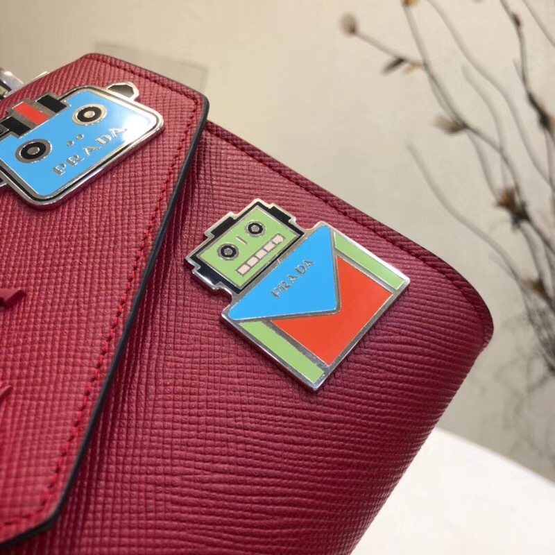 1BD127 Prada普拉達(dá) Monochrome 十字紋牛皮 信封鏈條包 鍺紅色