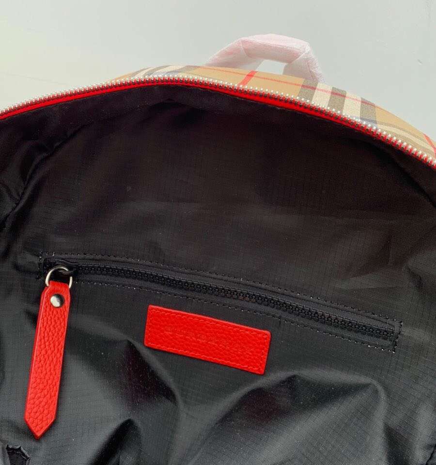 5366580 BURBERRY 新款格紋帆布 刺繡彩虹字母 雙肩包 紅色