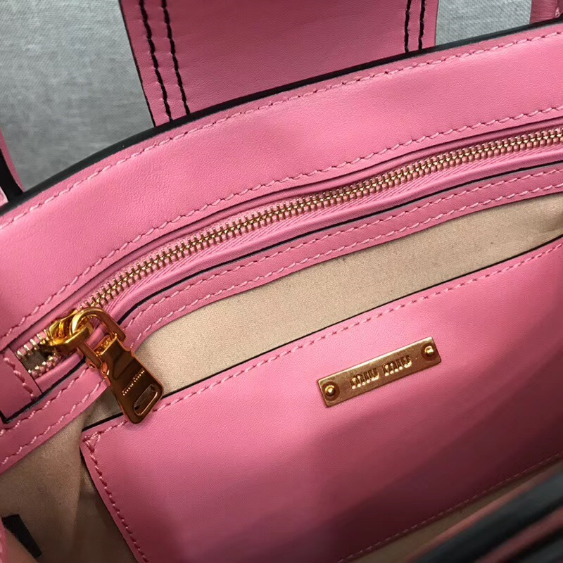 5BA043B MiuMiu女包 繆繆手提包 寶石鉆扣 牛皮山羊紋 半蓋頭手袋 粉色
