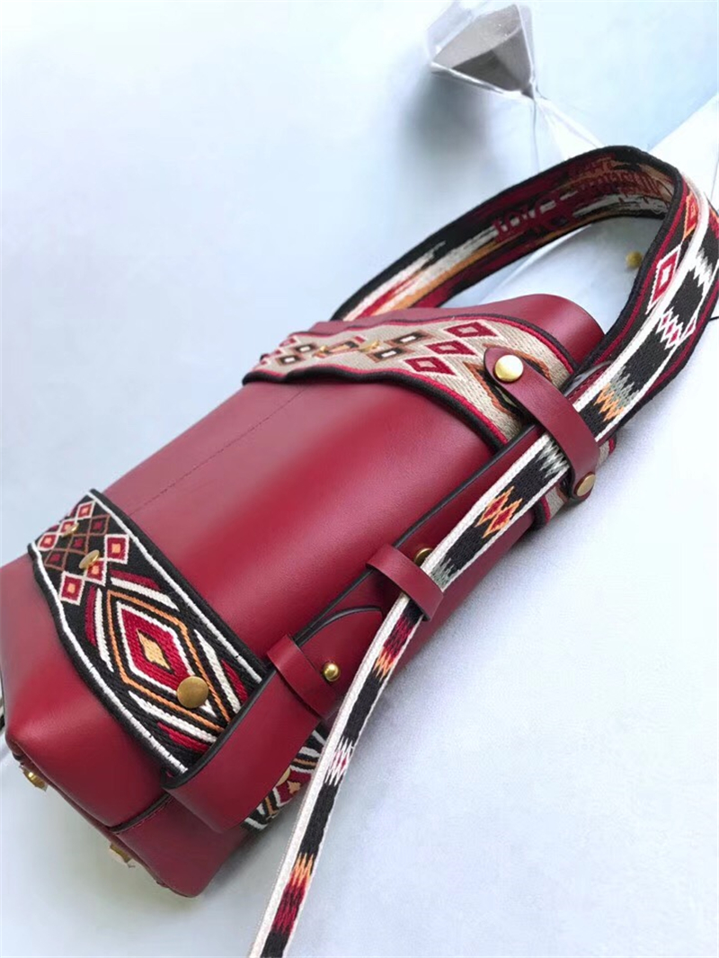 Dior Odeo女包 2019新款 小牛皮 波西米亞風 迪奧行囊包 刺繡水桶包 棗紅