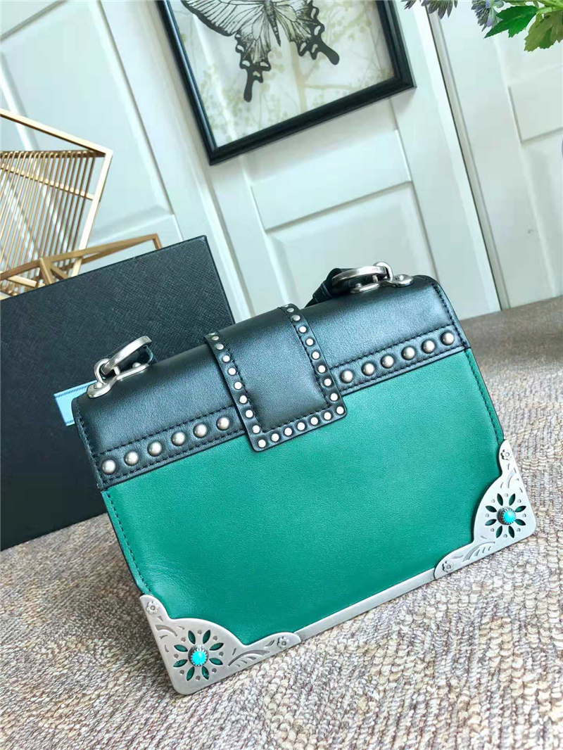 1BD045 Prada Cahier手袋 宮廷款 小牛皮女包 金屬柳釘 普拉達單肩包 綠色