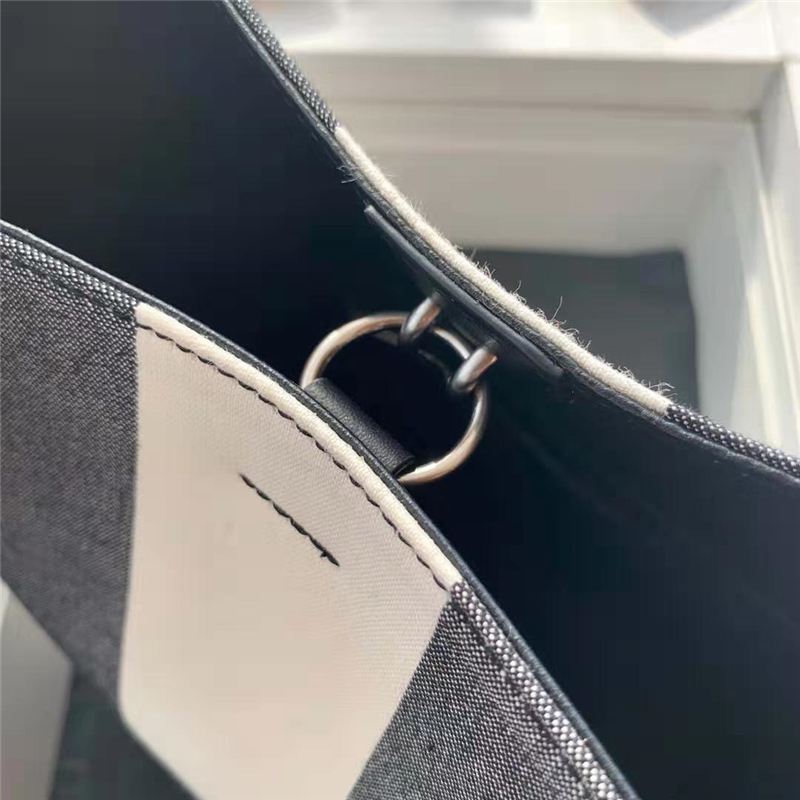 189302 Celine手袋 SANGLE BUCKET 小號 帆布手提包 Celine水桶包 黑白條紋