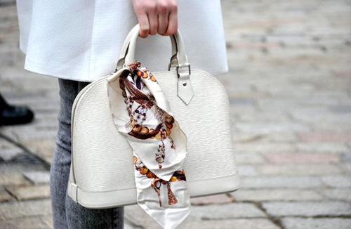 alma系列lv貝殼包如何分辨真假?