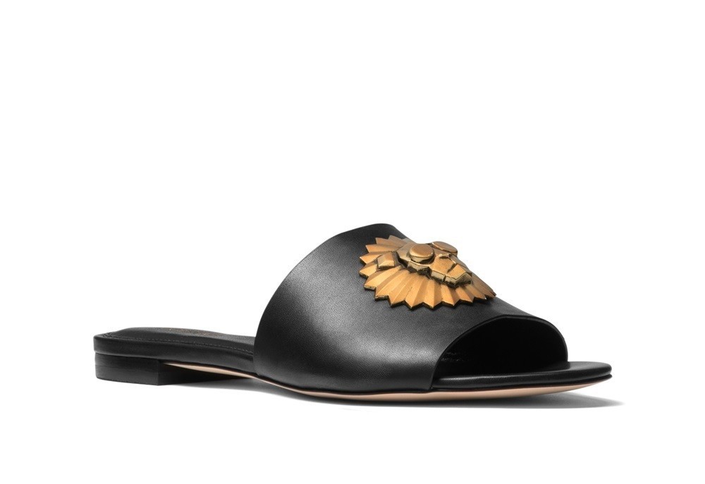 Roryϵ����Ь���ۃr6,000Ԫ���D��MICHAEL KORS�ṩ