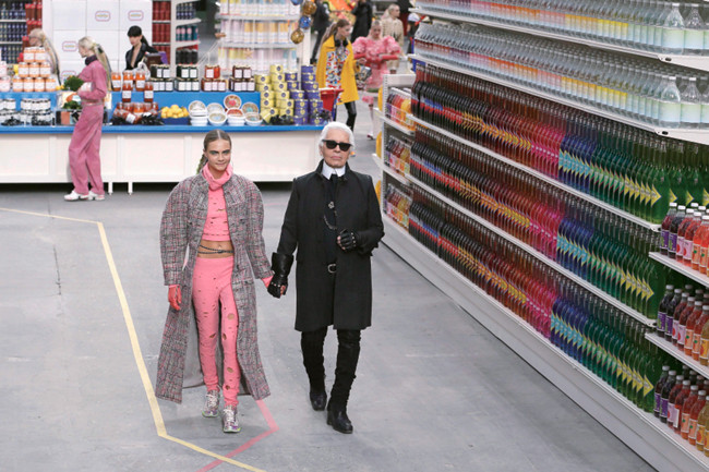 80�q���꣬���ǈ�������Chanel 2014�ﶬ��������ϣ������Ѵ�ʌm׃��һ�g���У��Ĺ�֭���߲ˡ����^��ţ�̣�ȫ����Chanel����@�ɹ���  ҕ�X�Ї��D