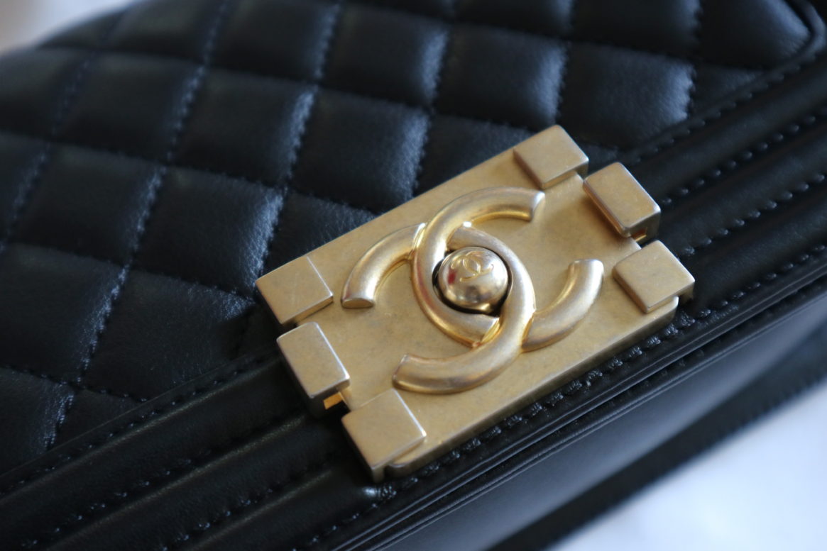 小號Boy Chanel口蓋包 - 金色鎖扣