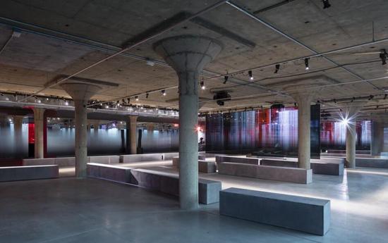 �~�s��ُS�ȵ� Prada 2019�紺Ů�bϵ�Еr�b��